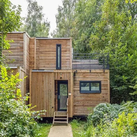 Escape Near Forest Semesterbostad *